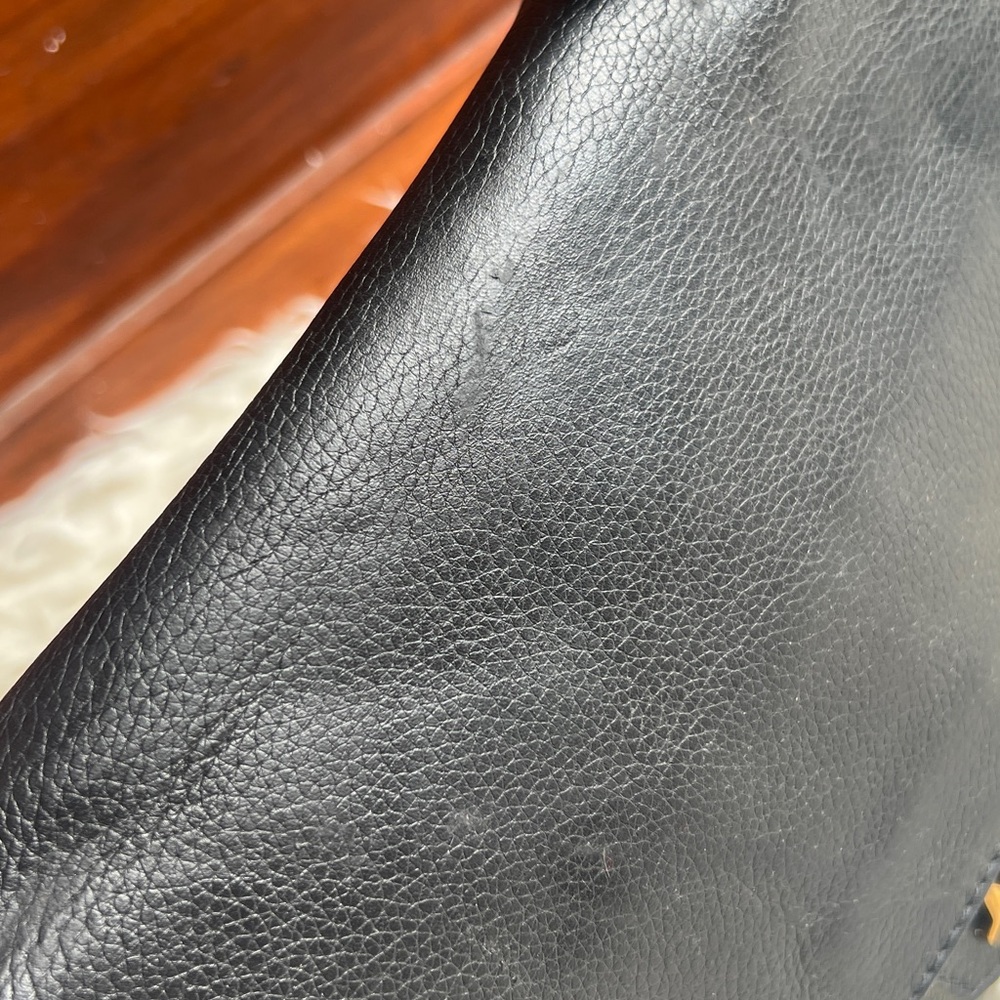 Auth Louis Vuitton LockMe Noir MM | Price Firm - Picture 10 of 16